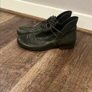 Women’s Olive Green Leather Shoes